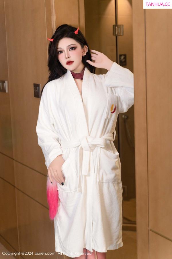 伊丽莎有点白  [XiuRen]高清写真图 2024.10.28 No.9352 伊丽莎有点白 美臀性感第6张图片
